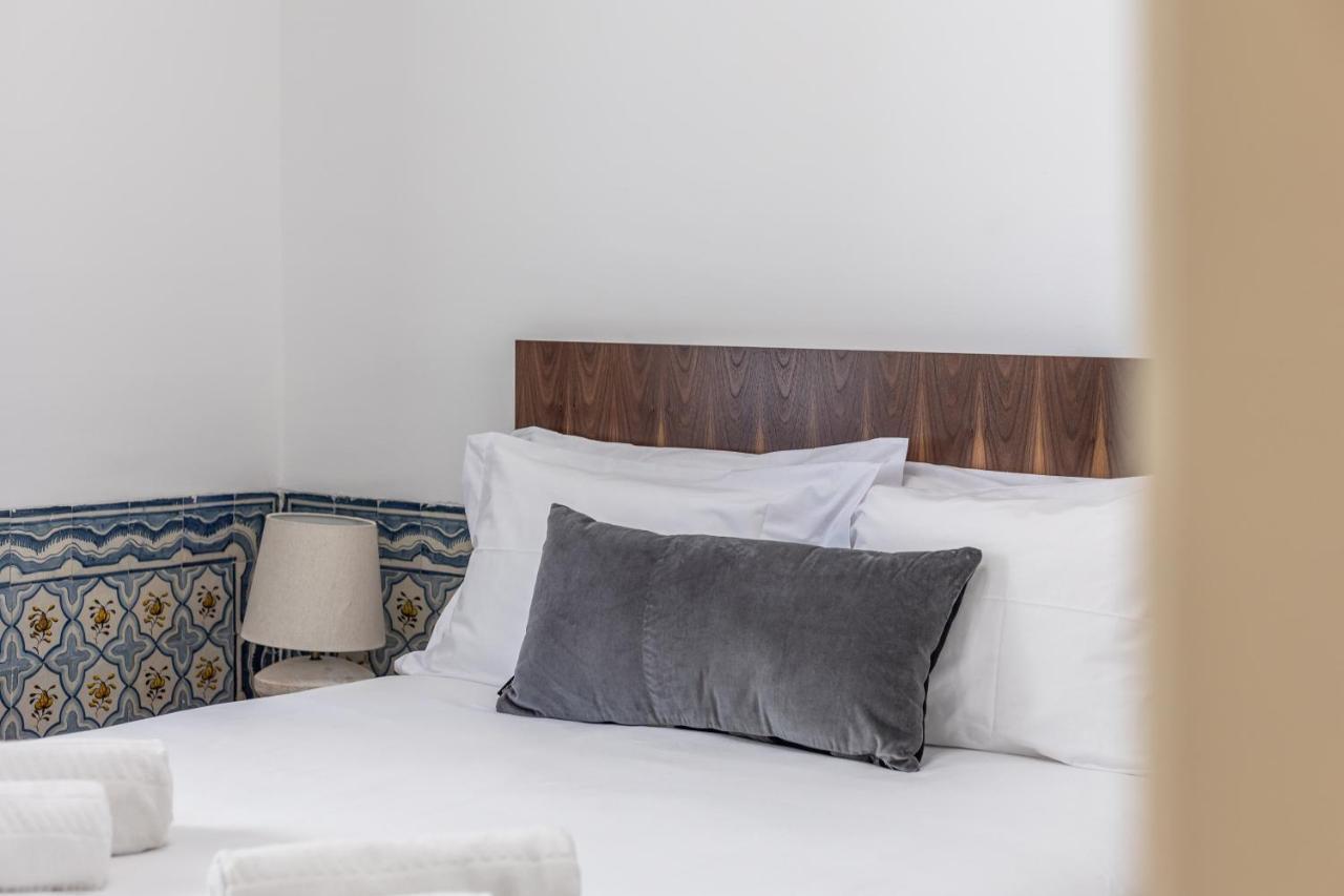 Apartment Hip & Renovated T.m. Flat In Bairro Alto Lissabon